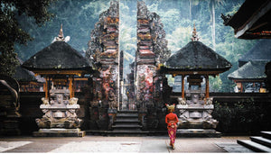 Water blessing and Temple Tour:-Bali with Rachel Hunter & Renee Stewart: March 26: 8:30am